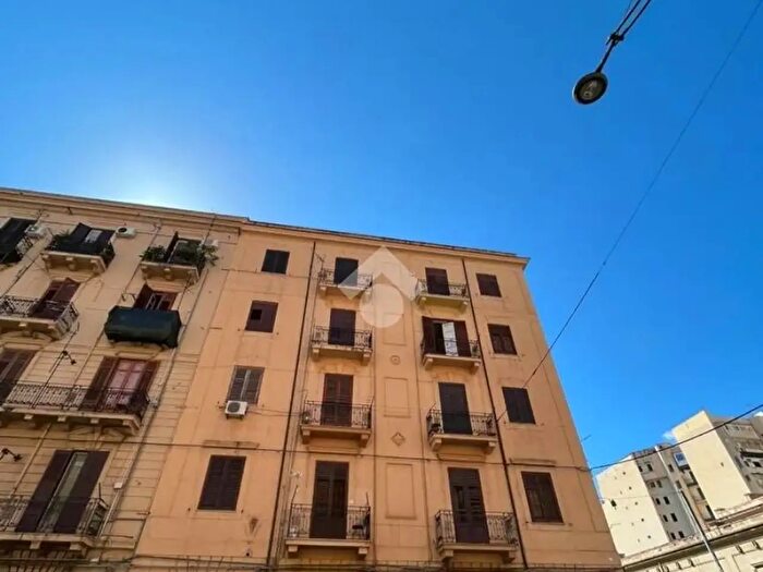 Appartamento con 5 locali in affitto in Via Marino Salvatore Salamone, Palermo