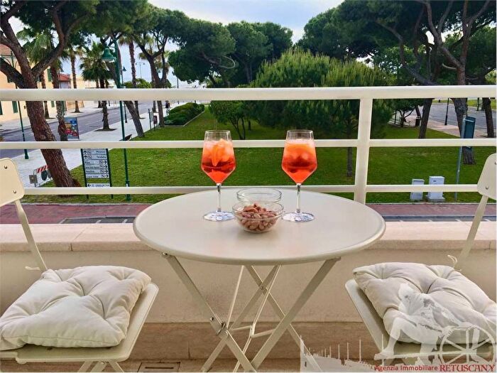 Appartamento con 6 locali in affitto in Centro, Forte dei Marmi