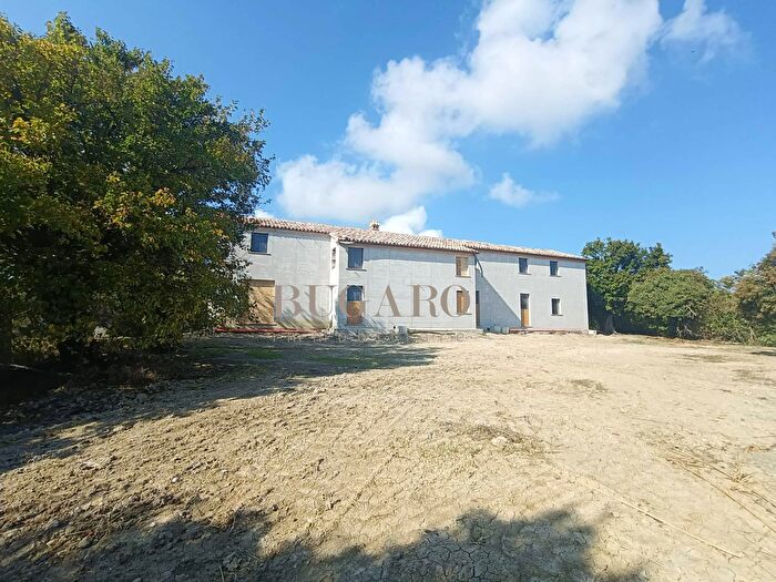 Casa con 8 locali in vendita in Ancona