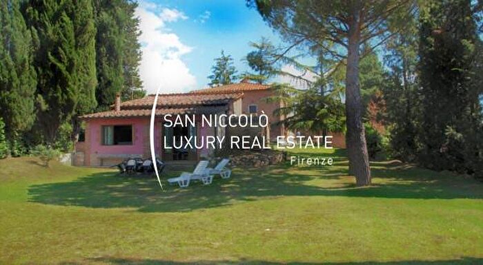 Casa con 6 locali in vendita in Siena