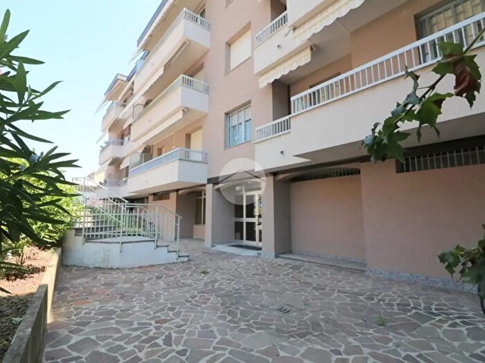 Appartamento quadrilocale in vendita in Via Papa Giovanni XXIII, Rho