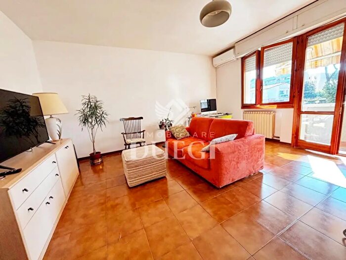 Appartamento quadrilocale in vendita in Viareggio