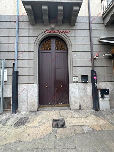 Appartamento con 6 locali in affitto in Via Sammartino Palermo Pa Italia, Palermo