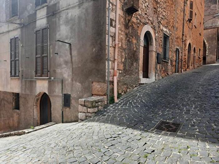 Appartamento trilocale in vendita in Vicolo Porta SantAntonio, Vallecorsa