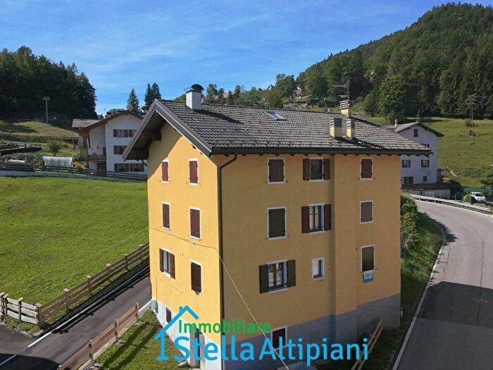 Appartamento trilocale in affitto in Via Antonio Canova, Carbonare, Folgaria