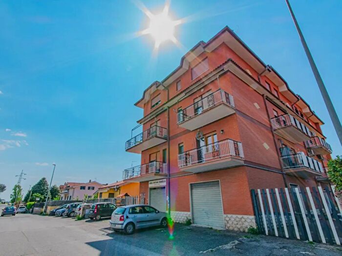 Appartamento quadrilocale in vendita in Via dei Remondini, Roma