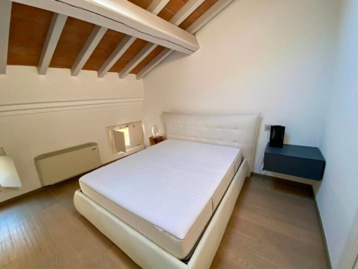 Appartamento trilocale in affitto in Via Luigi Carlo Farini, Centro Storico, Modena