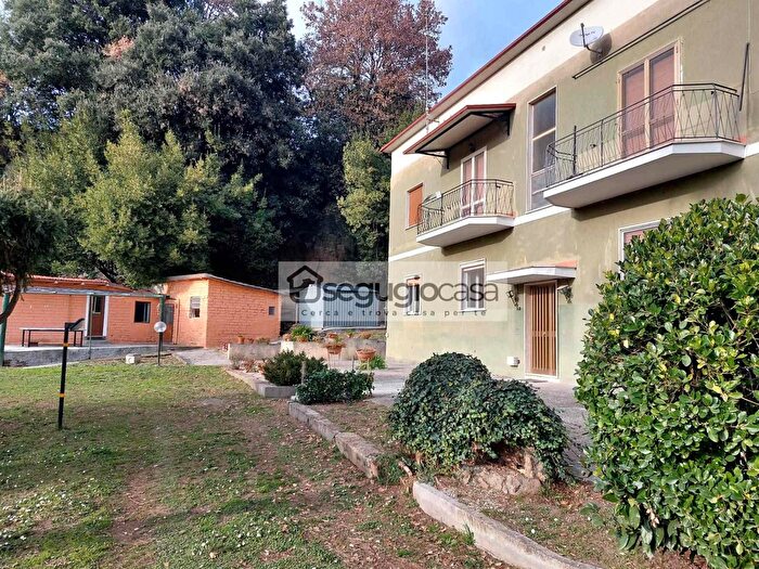 Appartamento trilocale in vendita in Roma