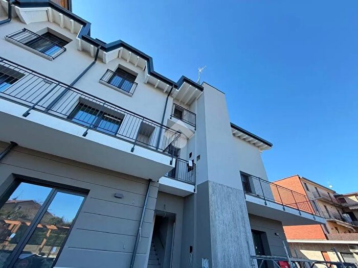 Appartamento con 5 locali in vendita in Via Giuseppe Verdi, Seregno