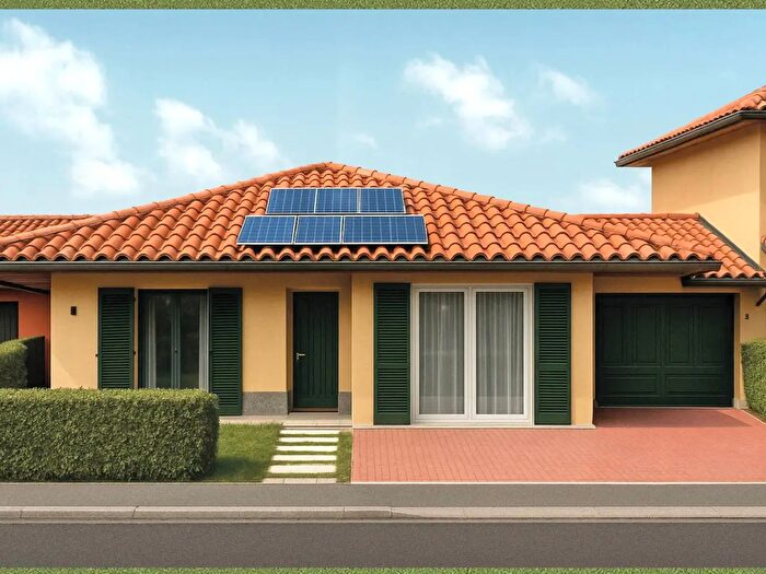 Casa quadrilocale in vendita in Strada Valle, Voghera