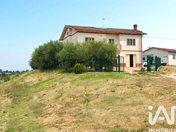 Casa con 10 locali in vendita in Cda Bucchiano, Monte Rinaldo
