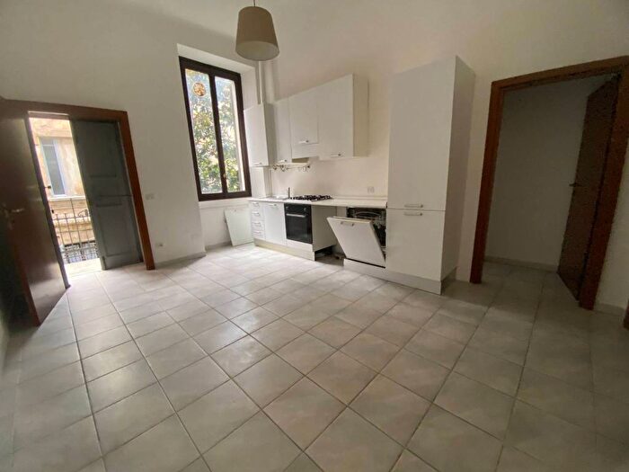 Appartamento quadrilocale in affitto in Via Bartolomeo Eustachi, Morgagni, Milano