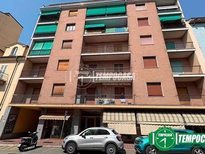 Appartamento trilocale in vendita in Via Umberto Mariscotti, Acqui Terme