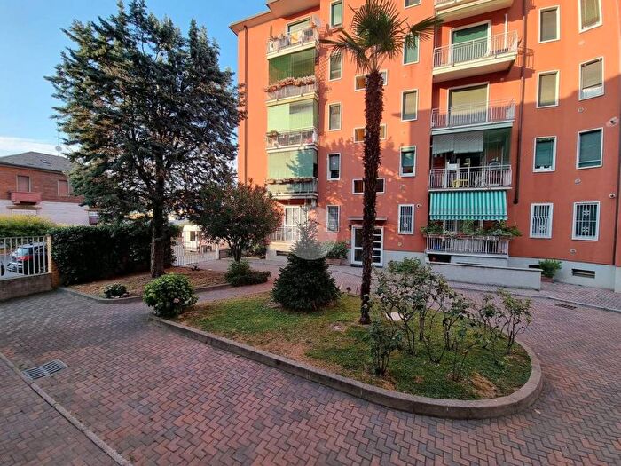 Appartamento monolocale in affitto in Via Lorenteggio, Giambellino, Milano