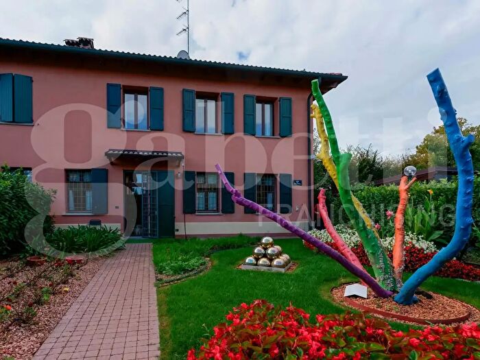 Casa con 6 locali in vendita in Via Frabaccia, Castel Maggiore