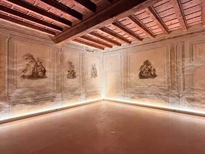 Appartamento con 6 locali in affitto in Via Scrimiari No Number, Veronetta, Verona