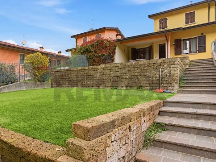 Casa con 7 locali in vendita in Sabbio Chiese