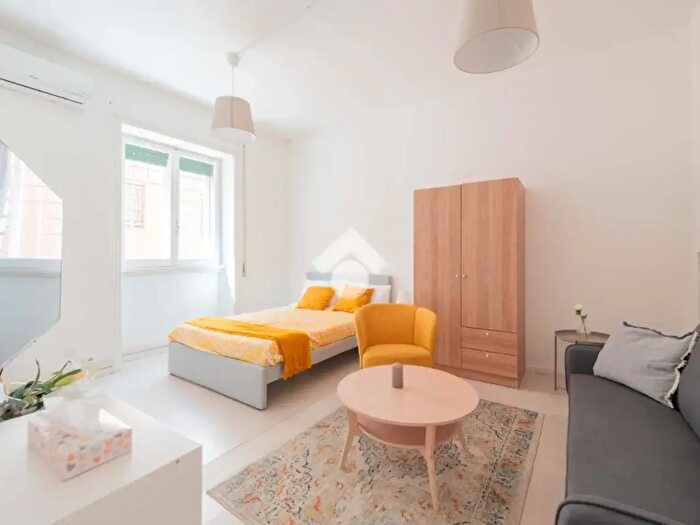 Appartamento bilocale in vendita in Via Elio Donato, Roma