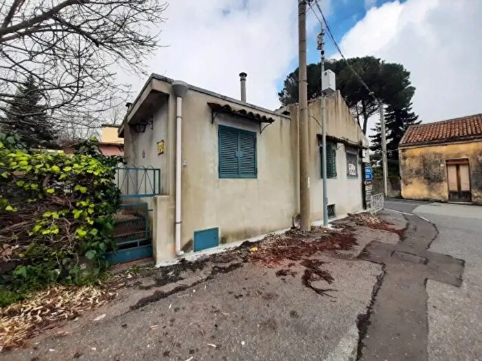 Casa trilocale in vendita in Via Mongibello, Milo