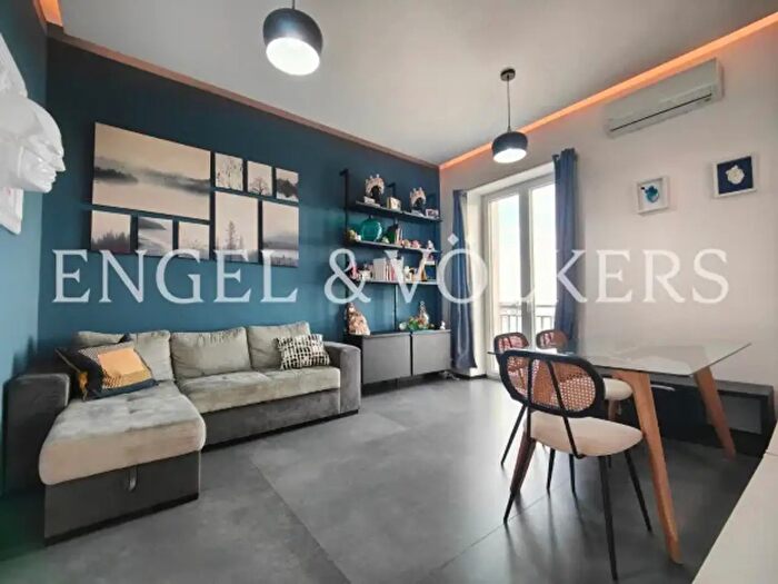 Appartamento trilocale in vendita in Via Torquato Tasso, Napoli