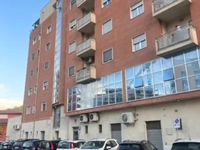 Appartamento trilocale in vendita in Via Bari Snc, Cosenza