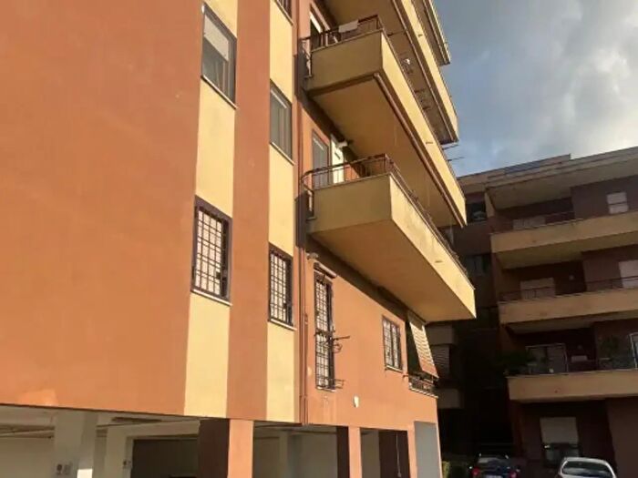 Appartamento con 5 locali in vendita in Via Po, Monterotondo