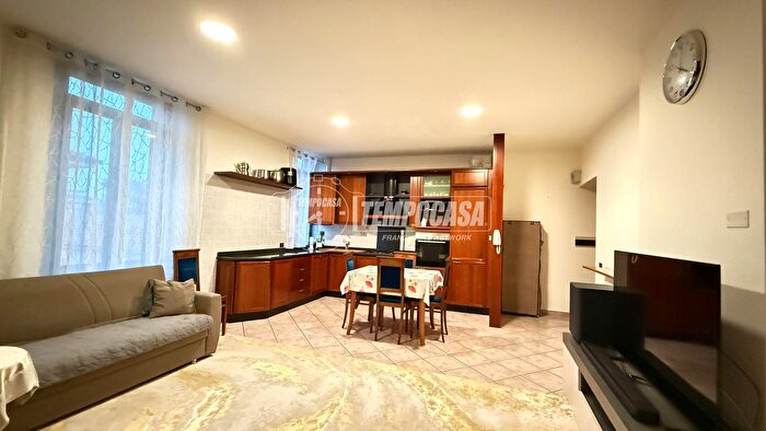 Appartamento trilocale in vendita in Via Palermo, Legnano