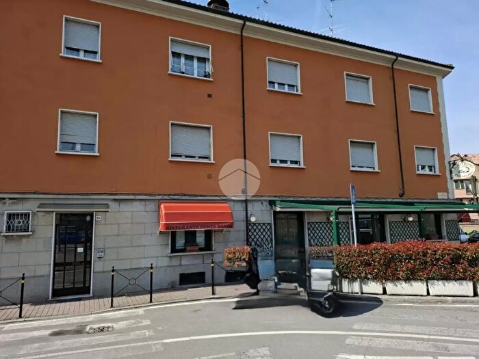 Appartamento trilocale in vendita in Via Giuseppe Garibaldi, Voghera