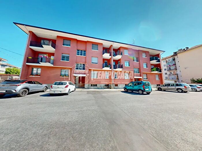 Appartamento trilocale in vendita in Via Goito, Bra