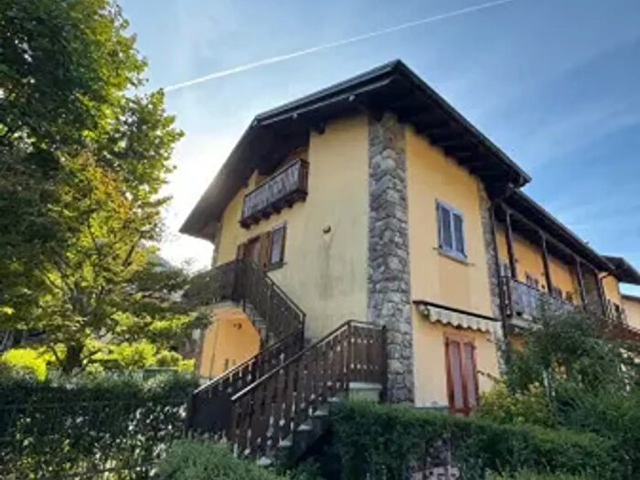 Appartamento trilocale in vendita in Via Principe Umberto, Villa D'Ogna