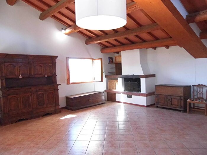 Casa con 5 locali in vendita in Via Ponte a Vicchio Vicchio, Vicchio