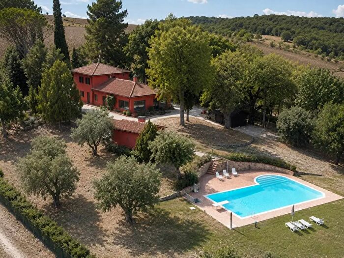 Casa con 15 locali in vendita in Strada Provinciale dei Castelli, Monte Roberto