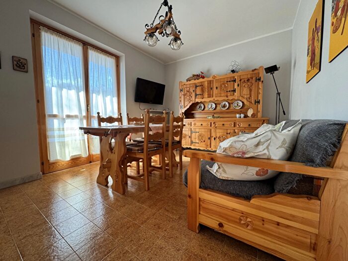 Appartamento trilocale in vendita in Via Belvedere, Paesana