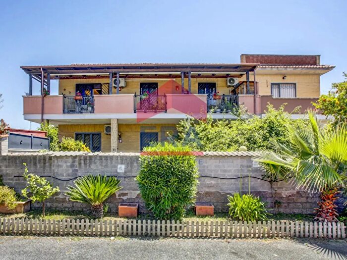 Casa con 5 locali in vendita in Via Dora Riparia a, Pomezia