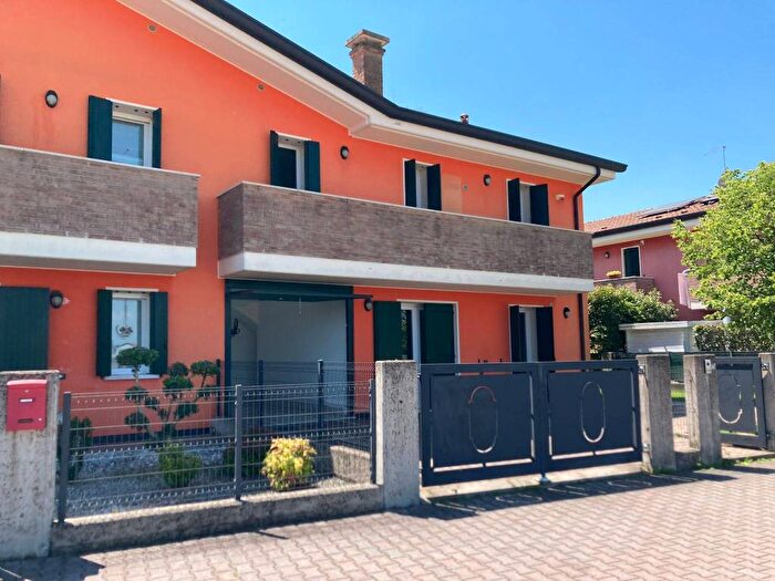 Casa con 5 locali in affitto in Via Antonio Vivaldi, Montegalda