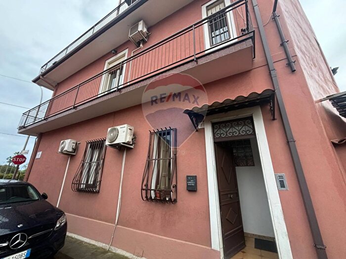 Appartamento con 5 locali in vendita in Via Marchese di Casalotto, Aci SantAntonio