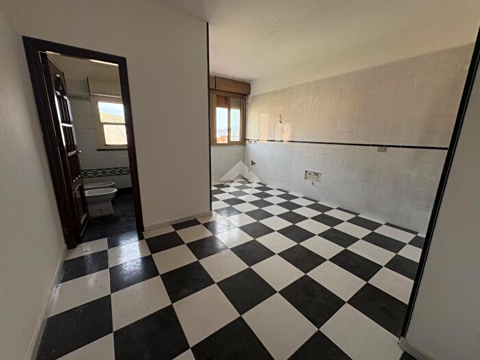 Appartamento bilocale in vendita in Largo Campofiorito, Palermo