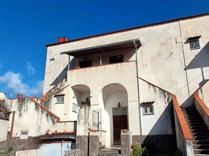 Casa quadrilocale in vendita in Via G Massarenti, Boscotrecase