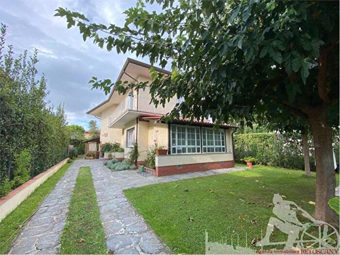Casa con 6 locali in affitto in Centro, Forte dei Marmi