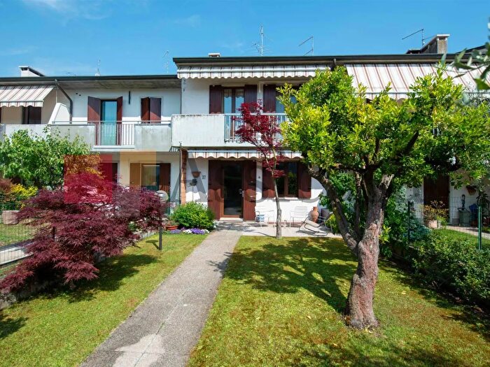 Casa con 7 locali in vendita in Pescantina
