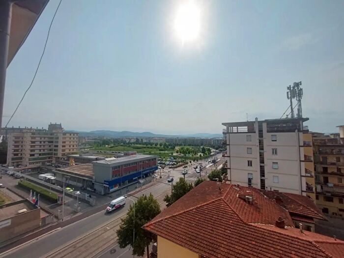 Appartamento trilocale in vendita in Via Mario Ulivelli, Firenze