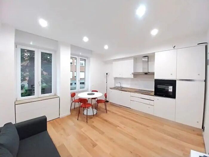 Appartamento bilocale in vendita in Via Veglia, Milano