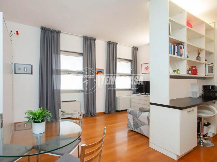 Appartamento monolocale in vendita in Via Vitruvio, Milano