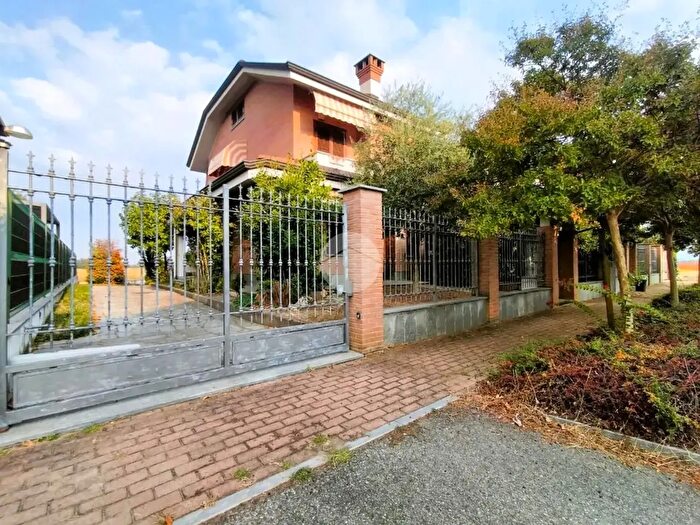 Casa con 9 locali in vendita in Via San Maurizio, Borgaro Torinese