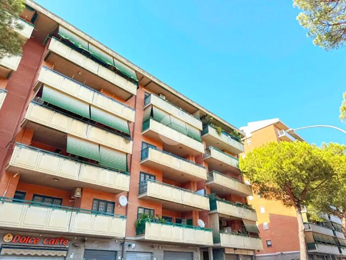 Appartamento bilocale in vendita in Via Francesco Gentile, Roma