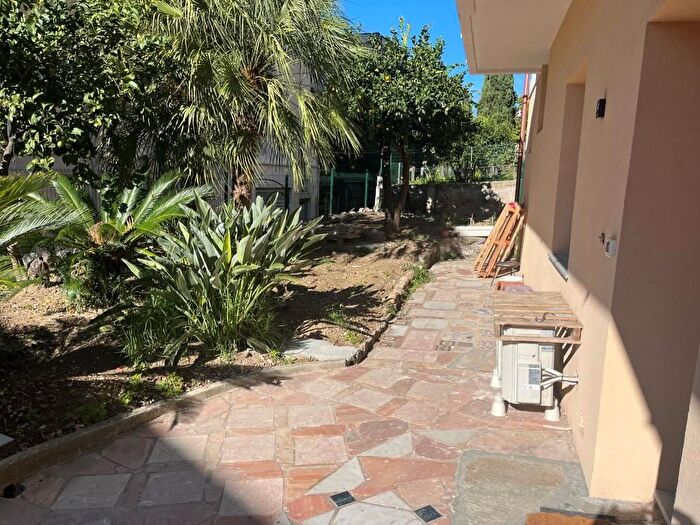 Appartamento trilocale in vendita in Via Costa Magna, Imperia