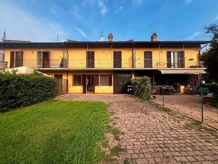 Casa con 5 locali in affitto in Via Enrico Martini Mauri, Scaparone Biglini Magliano, Alba