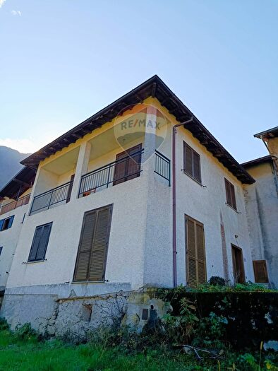 Casa con 13 locali in vendita in Colombo, Piantedo