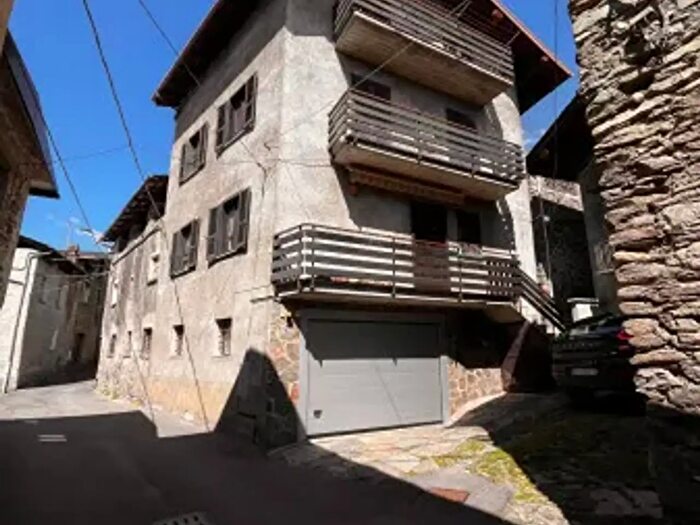 Casa quadrilocale in vendita in Via Postalesio, Berbenno Di Valtellina
