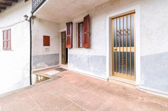 Casa trilocale in vendita in Via Magasa, Magasa